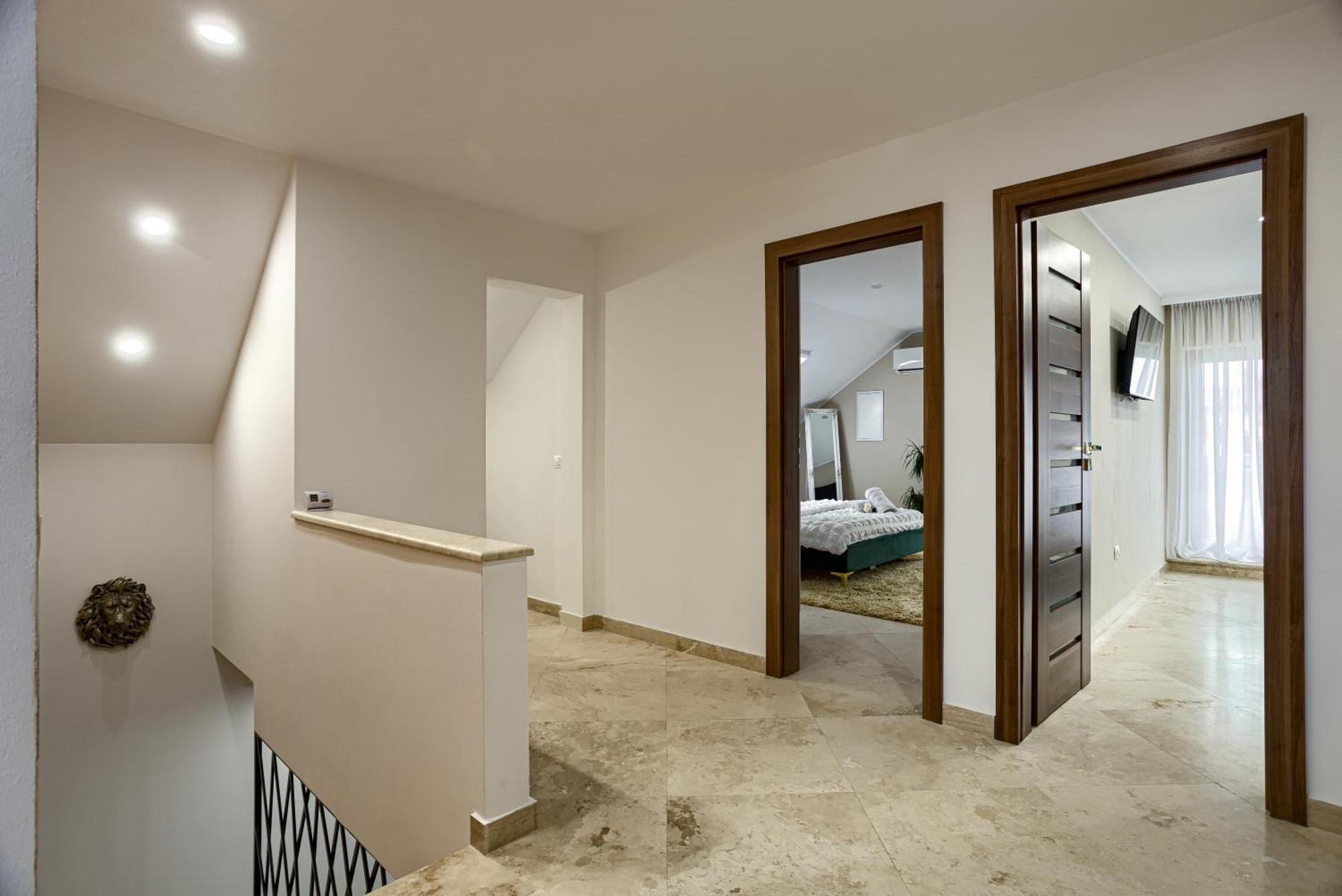 Sika Palladium Garden & Spa Central Apartment 아라드 외부 사진