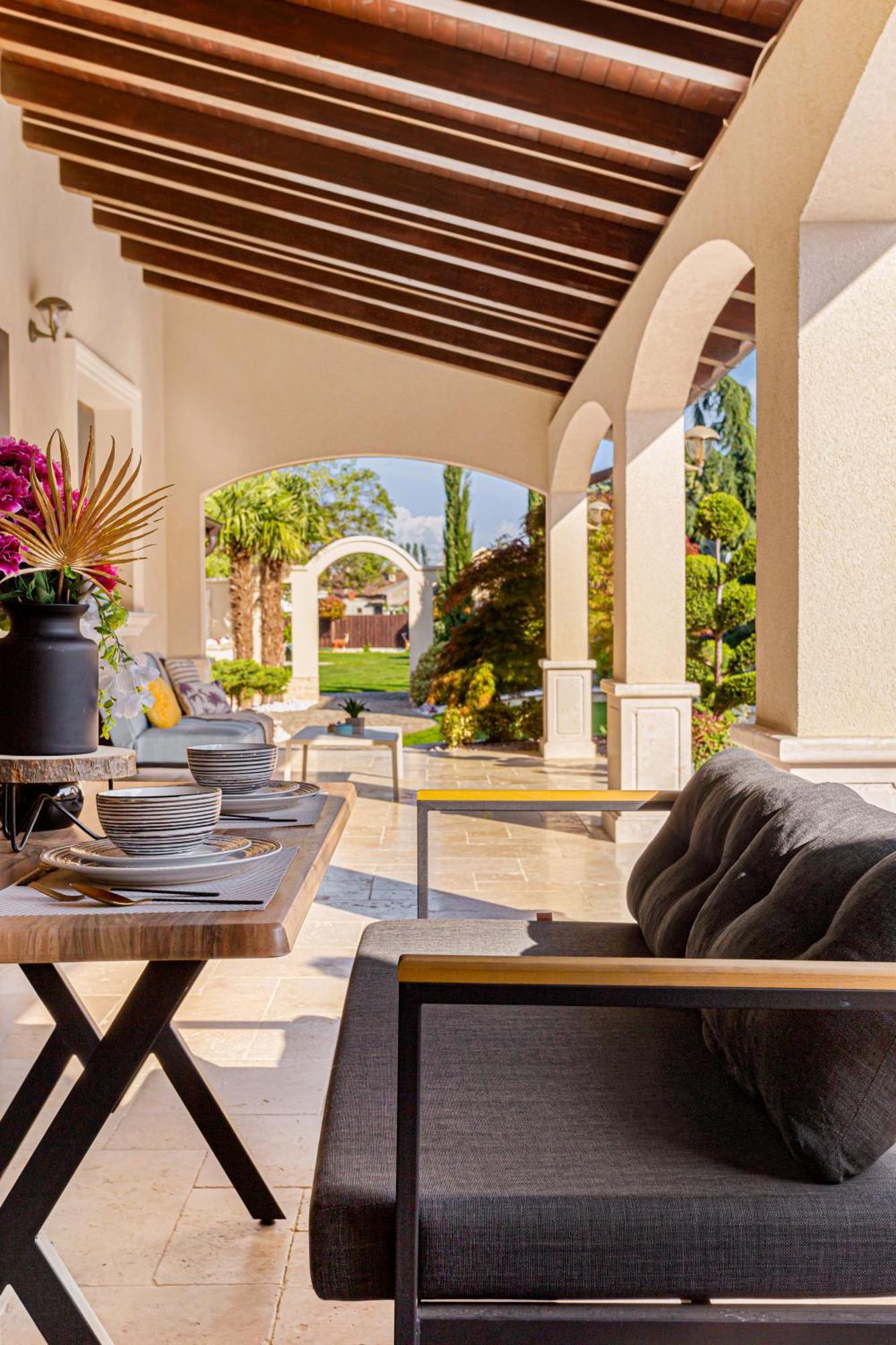 Sika Palladium Garden & Spa Central Apartment 아라드 외부 사진